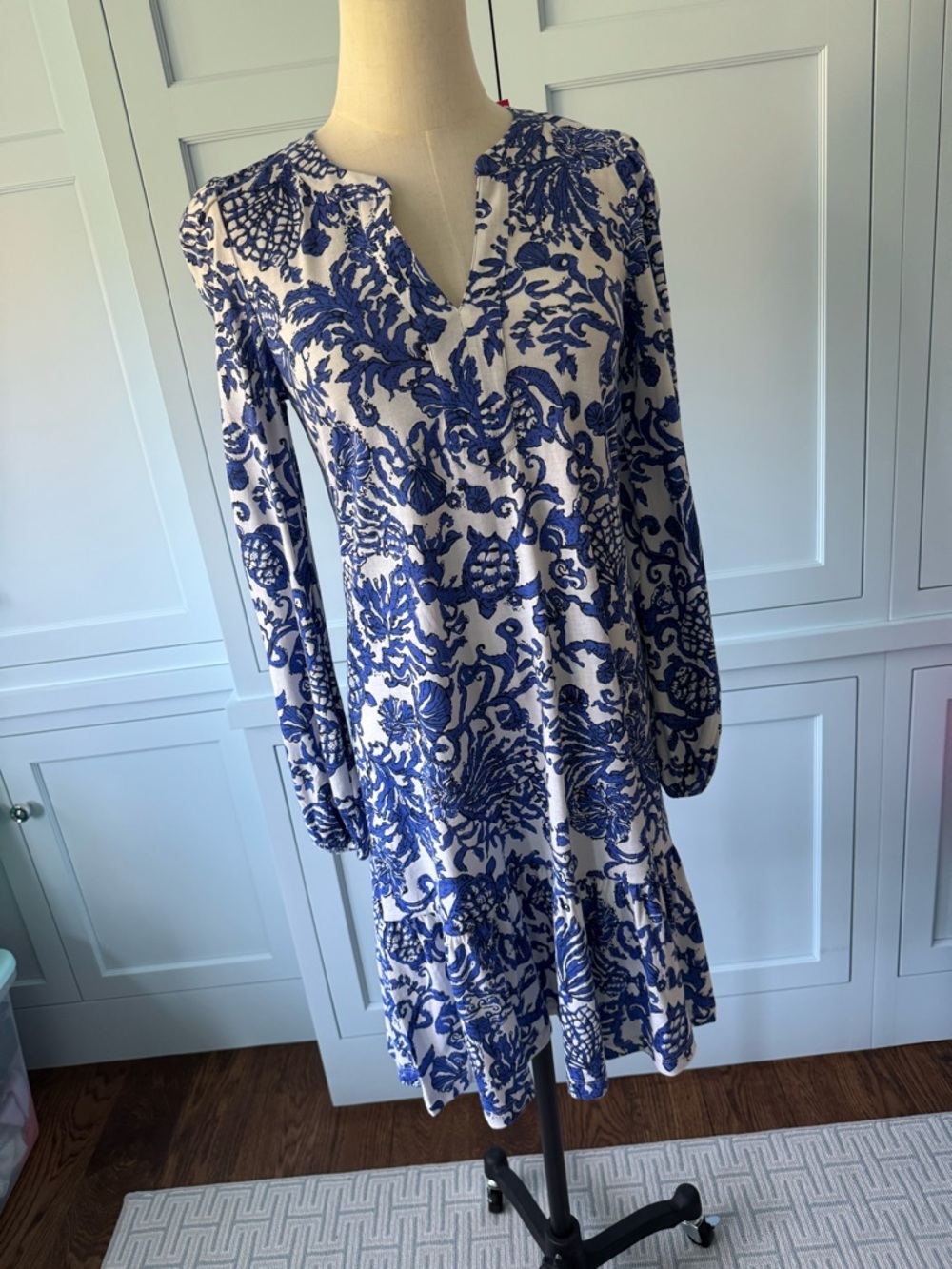 NWT Lilly Pulitzer Blue and White Floral-Print Long Sleeve Dress